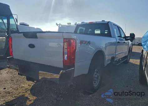 2023 Ford F250 Super Duty из США, поврежденный, VIN 1FT7W2BA1PED10749